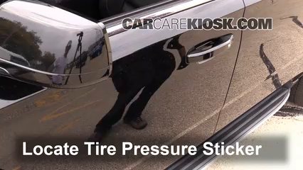 2015 GMC Yukon XL SLT 5.3L V8 FlexFuel Tires & Wheels Check Tire Pressure